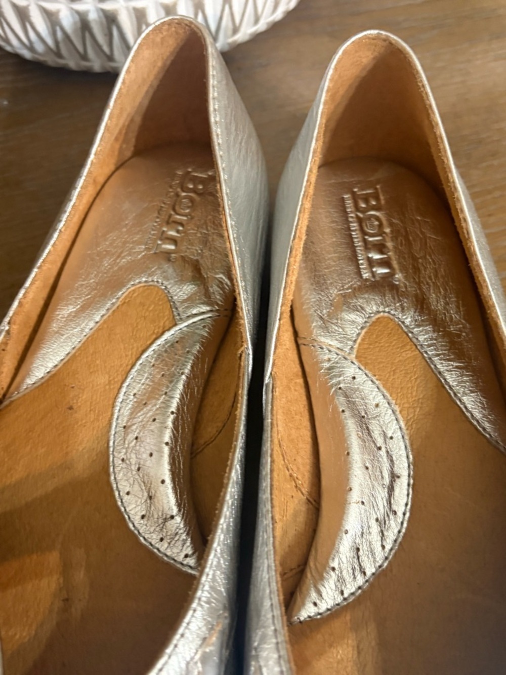 Born Women's Silver Leather Ballet Flats Size 8.5 - Picture 9 of 9